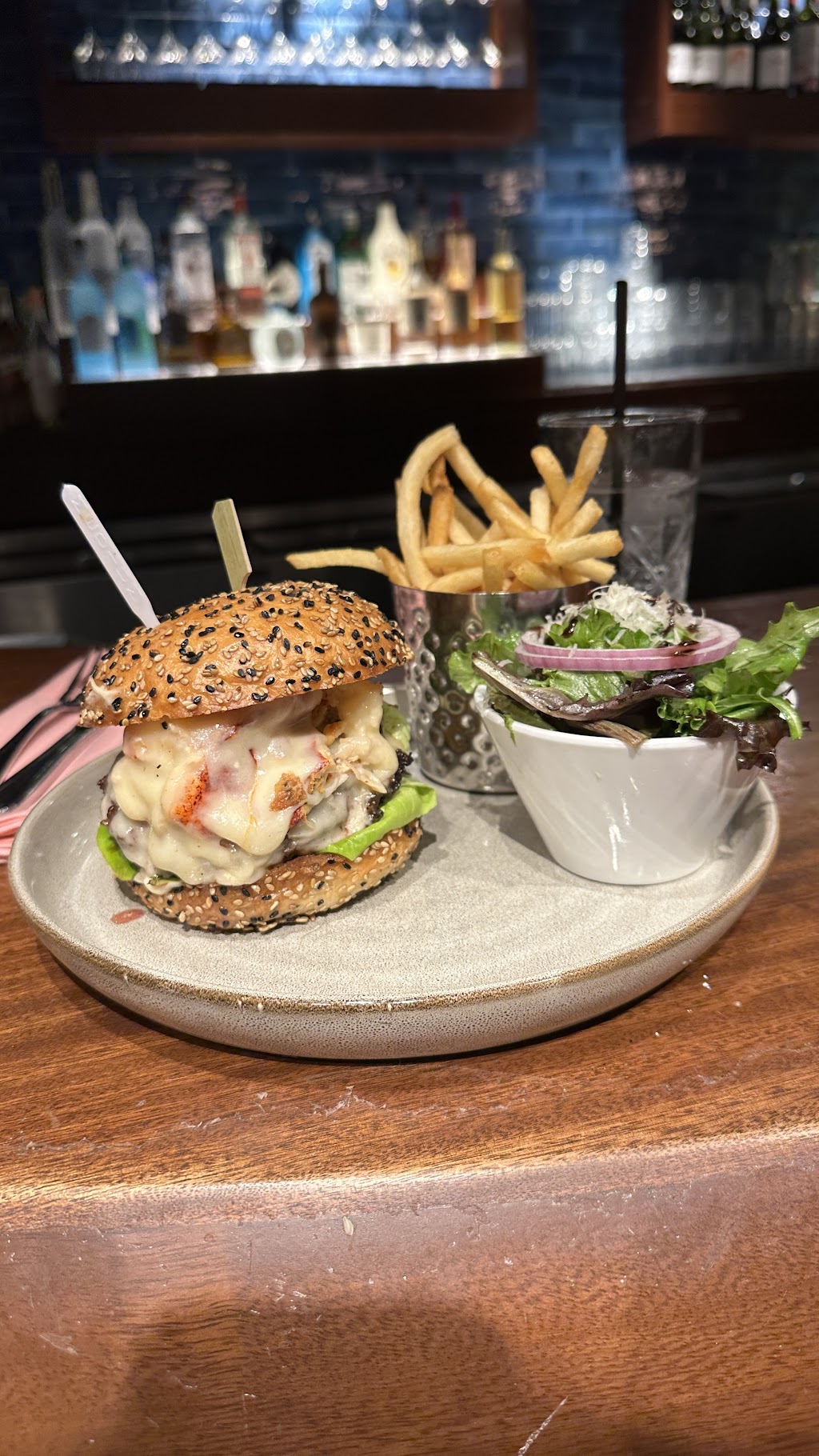 Burger & Lobster