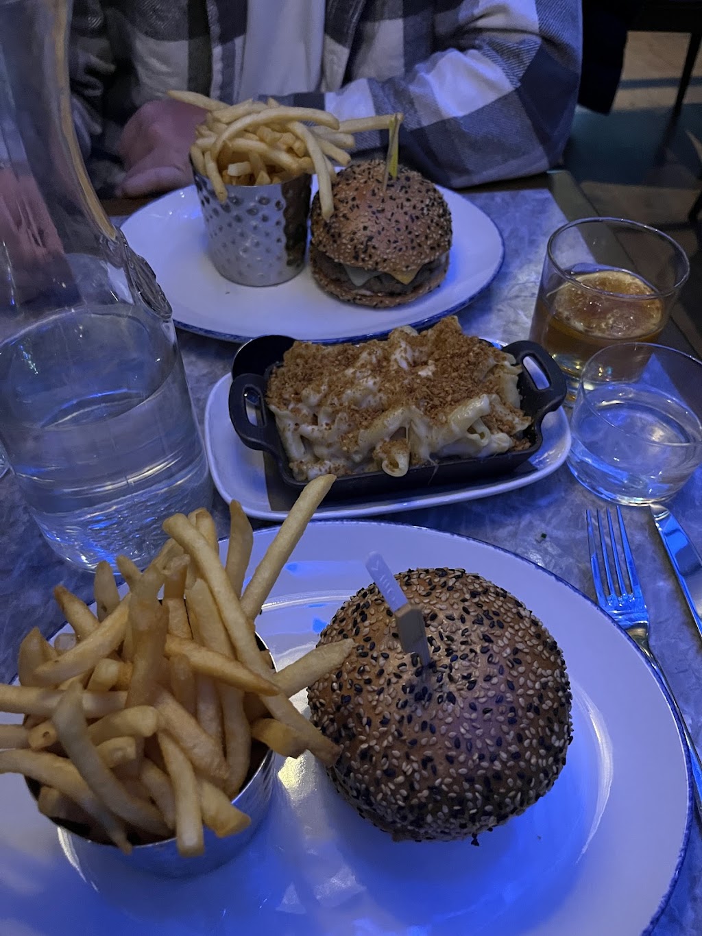 Burger & Lobster