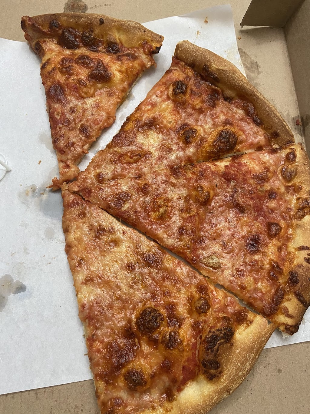 Napolis Pizzaria & Restaurant, Fresh Meadows, NY