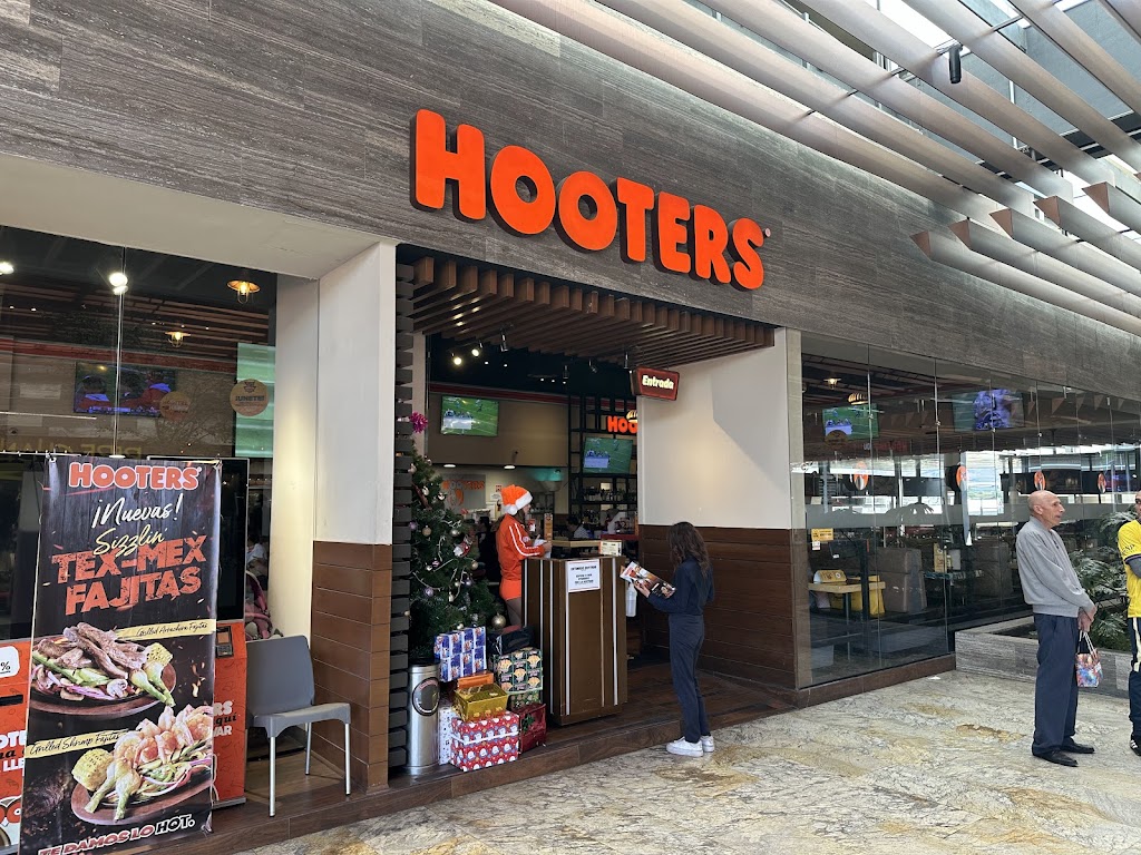 Hooters