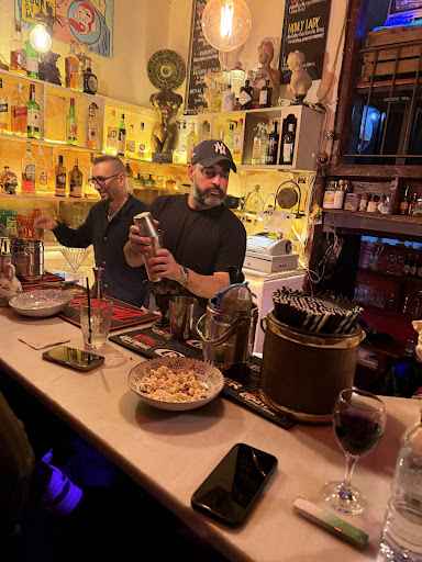 Milans Bar