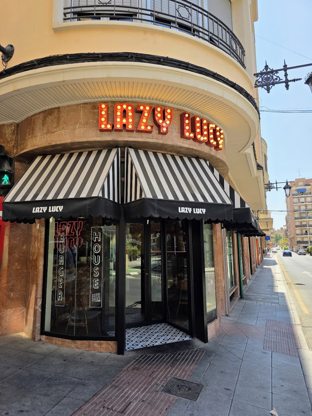 Bar Lucy