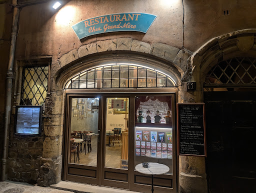 Chez Grand-Mère
