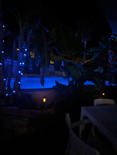 Mini Golf Cocktail Poolbar