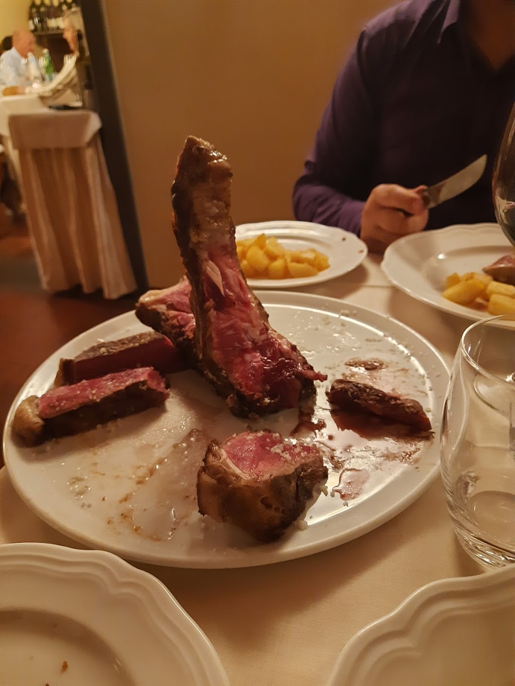 Stavro's Grill, Fino del Monte