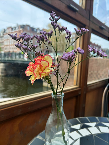 Billie's Black Bar & Lounge