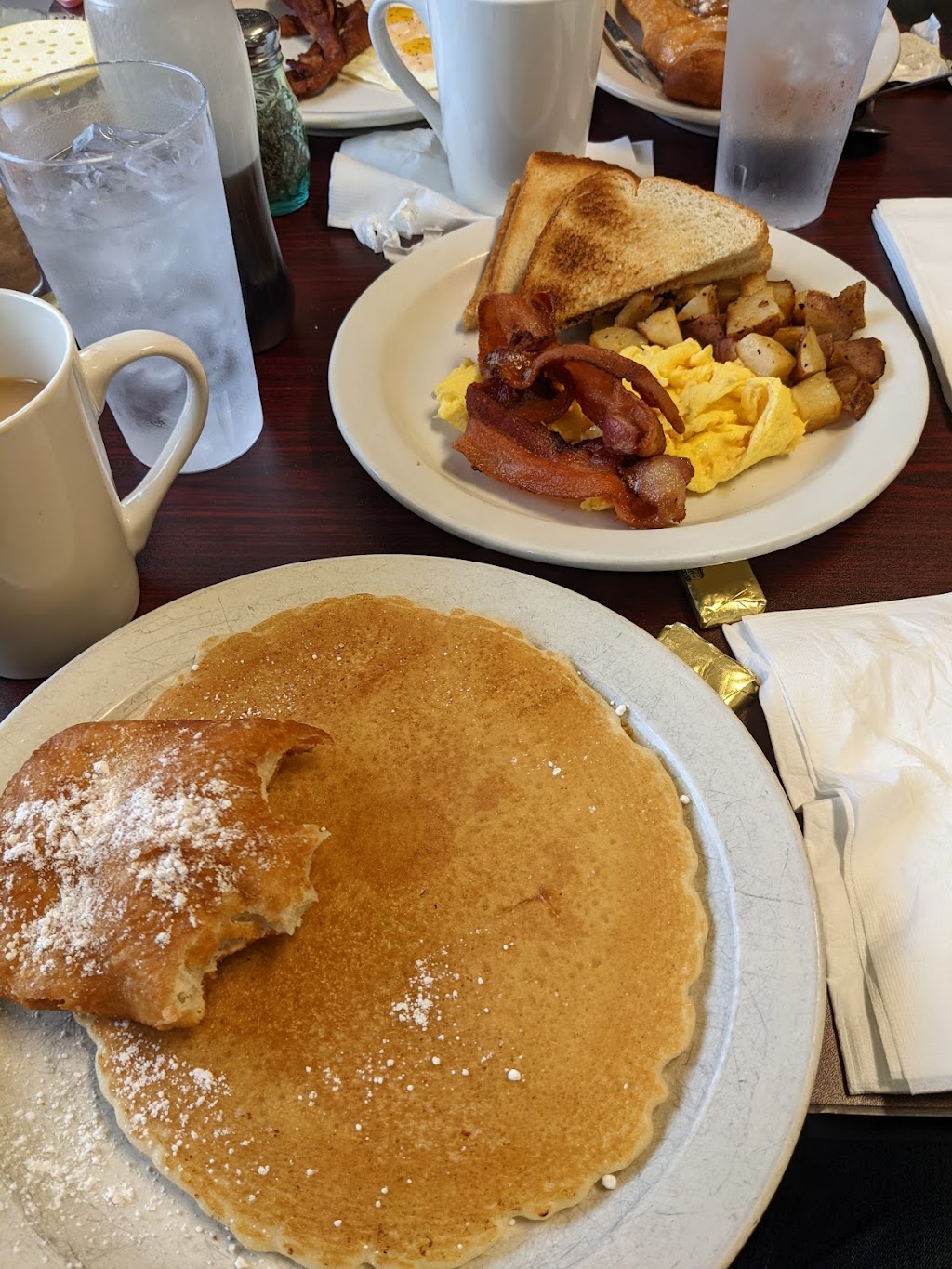 Kerrie's Northway Diner, Queensbury, NY