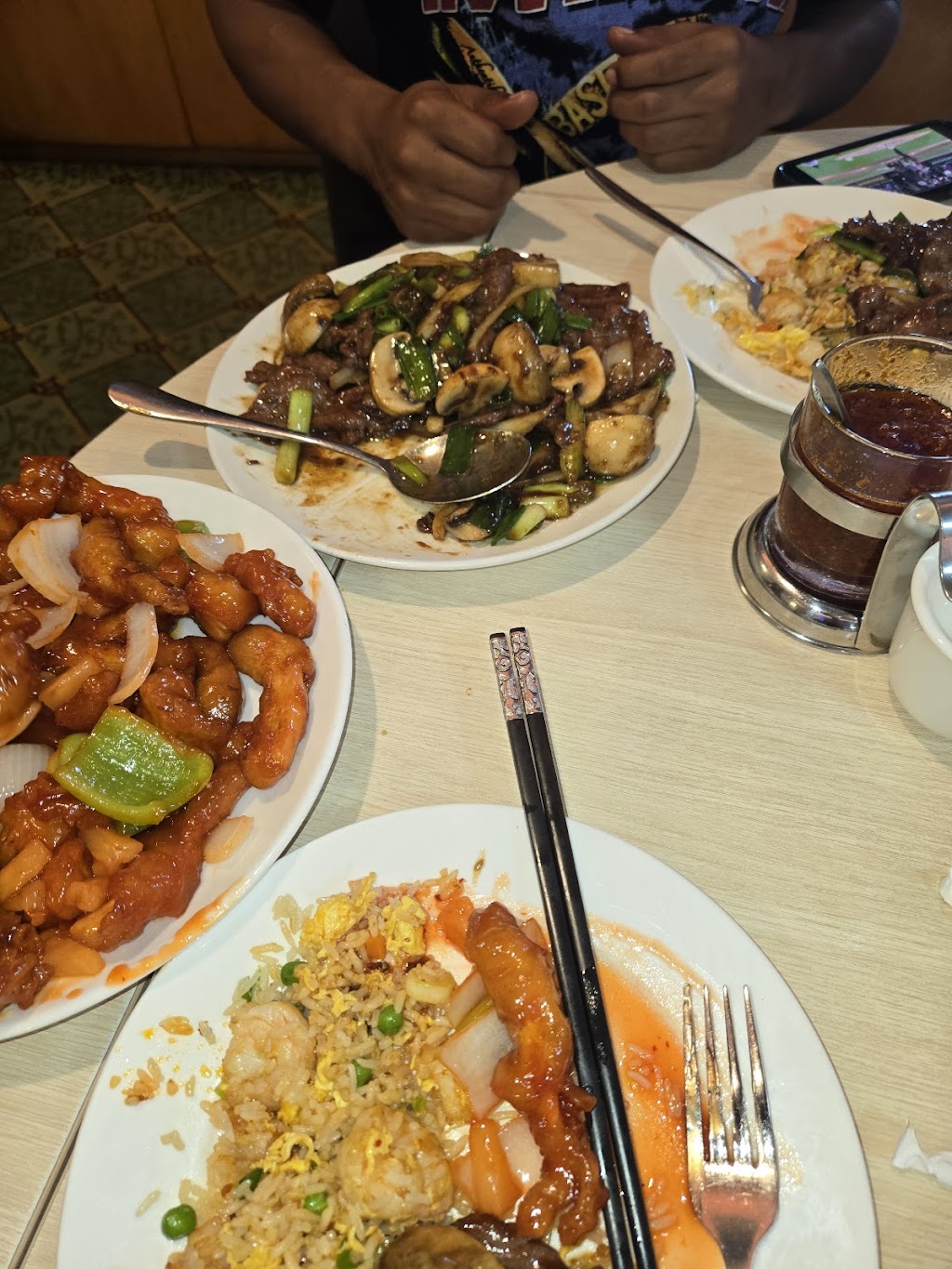 L V Chinese Restaurant