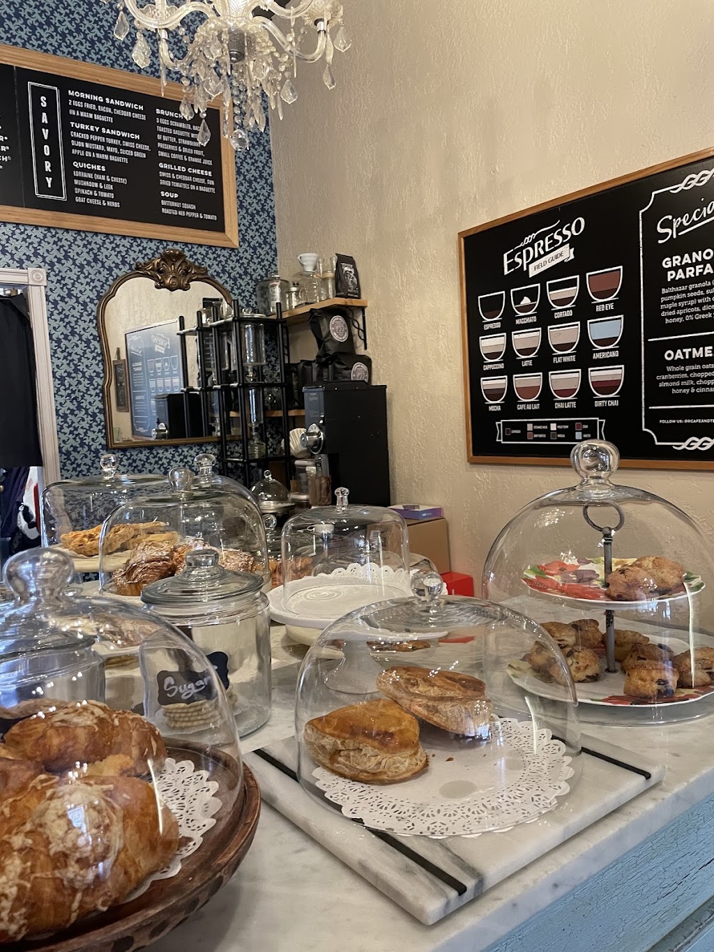 R Cafe & Tea Boutique