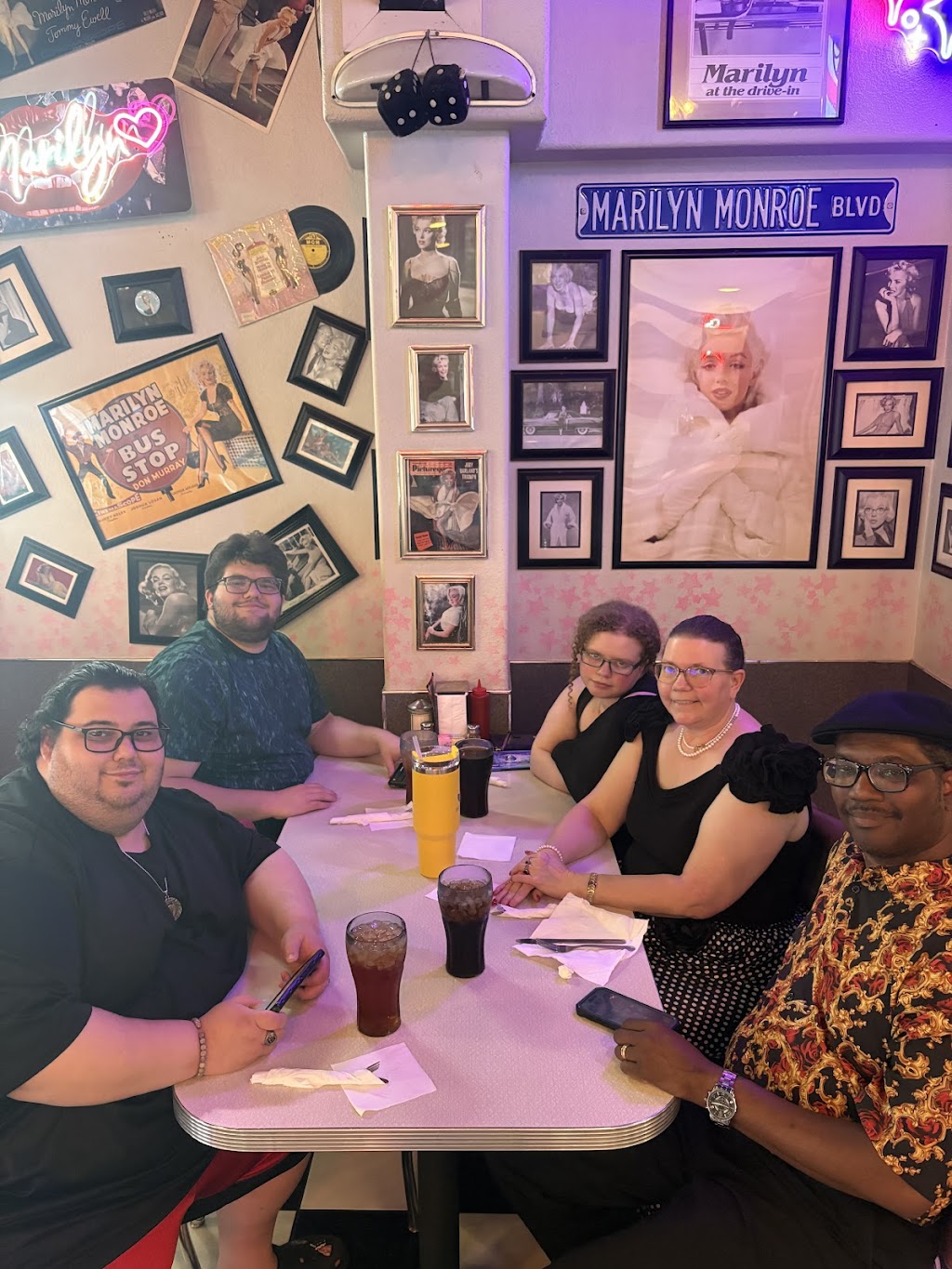 Yesterday's 50s Diner