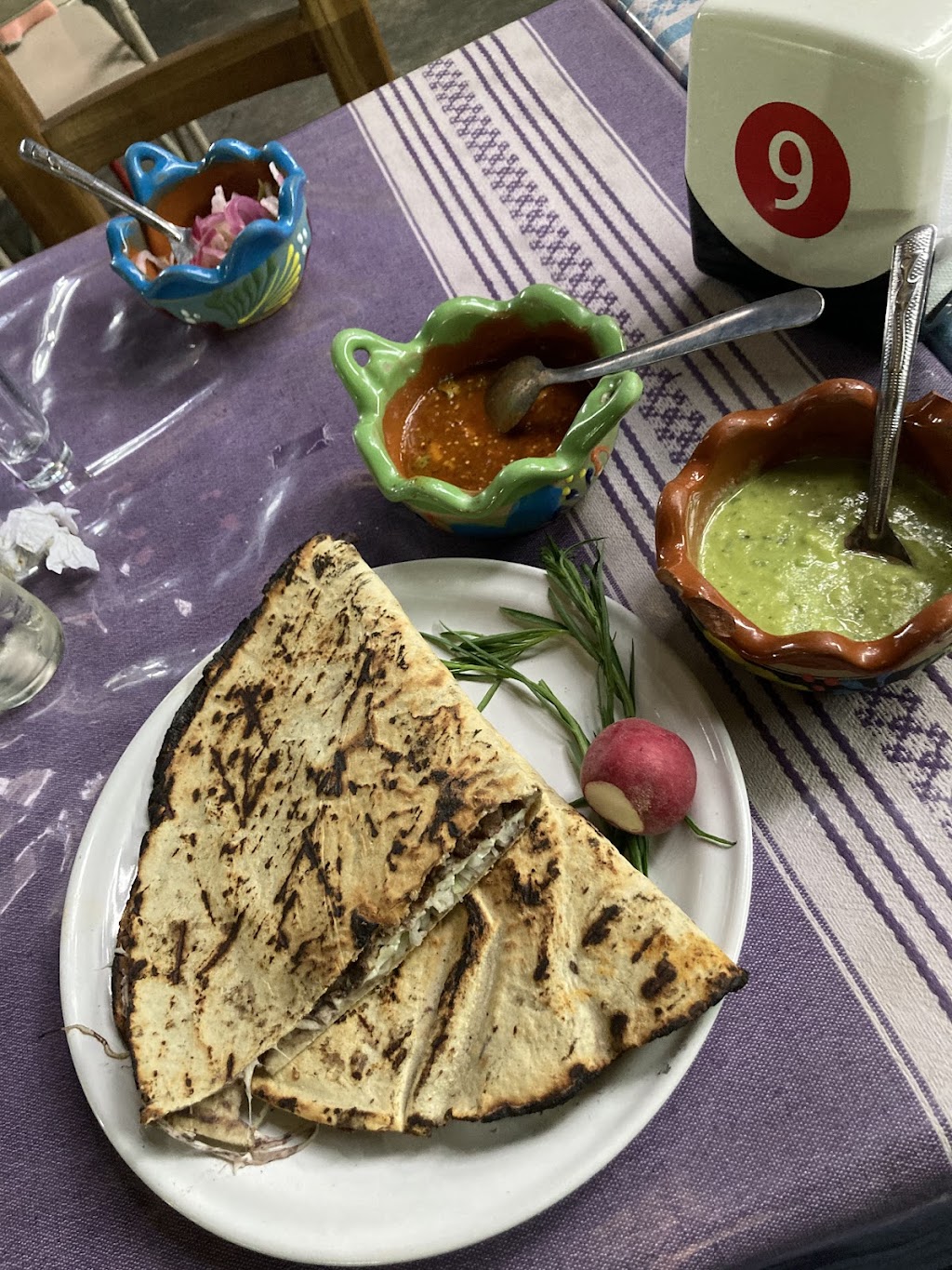 Tlayudas y Mezcal