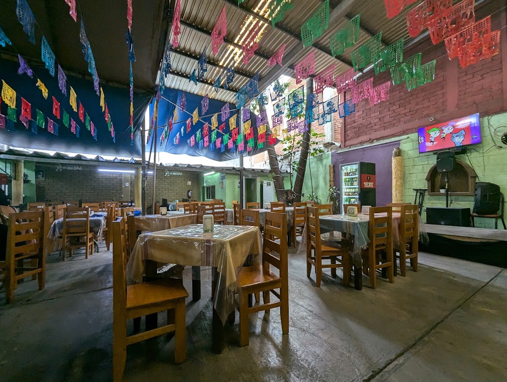 Tlayudas y Mezcal