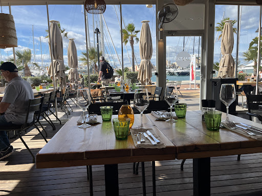 bar avec terrase