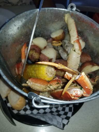 Tradewinds Waterfront Bar And Grill