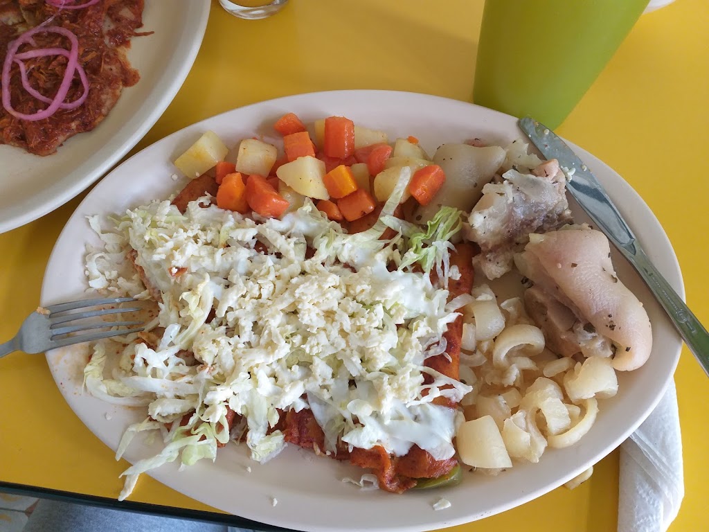 Antojitos Con Venta de Cerveza, San Luis Potosí, Mexico