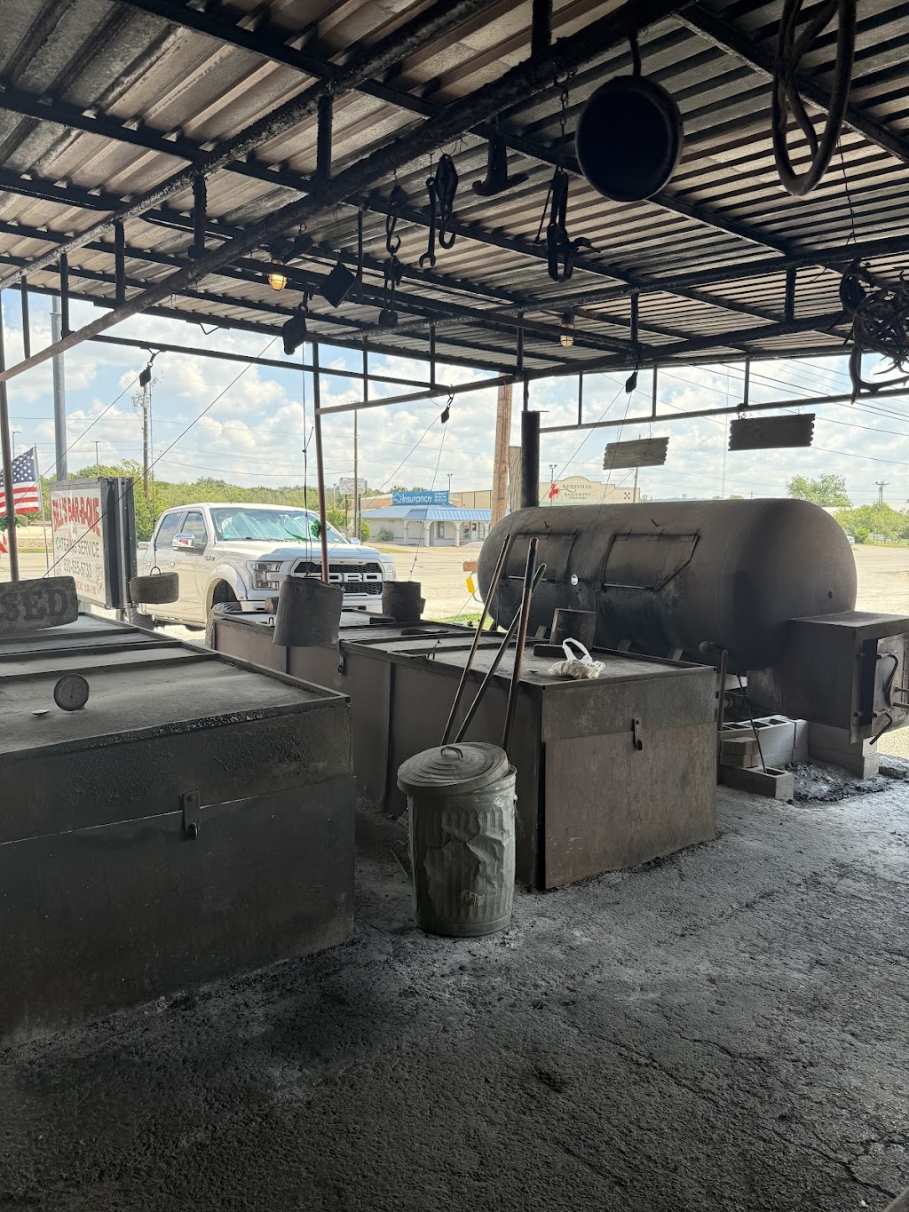Bill's Bar-B-Que