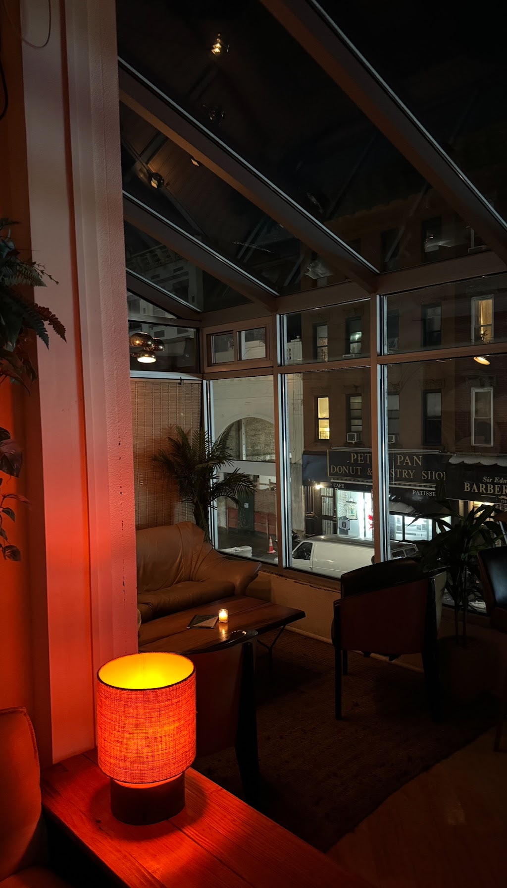 Twins Lounge