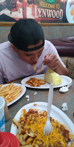 Tom's Famous Burgers 5