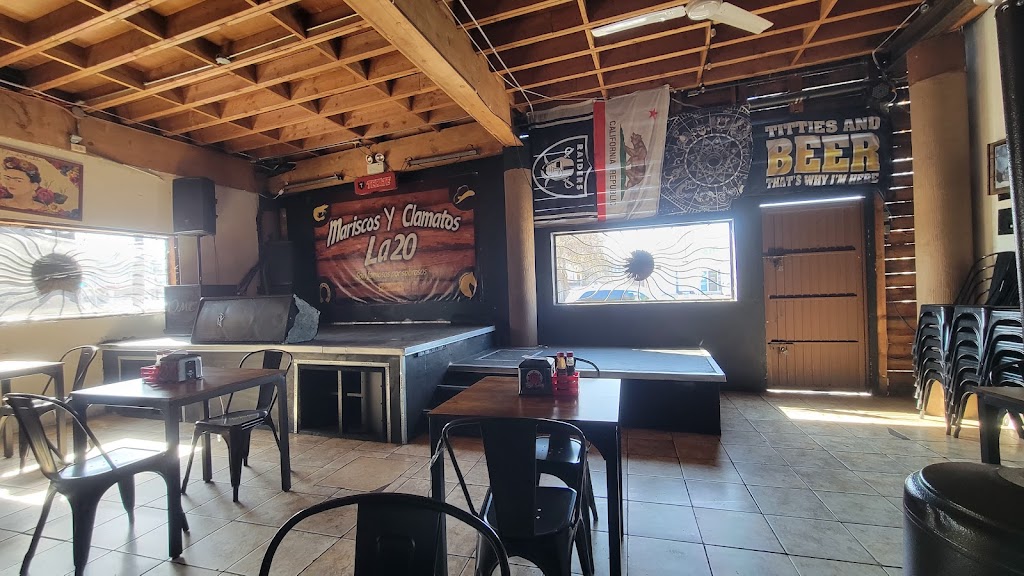 Clamatos y Mariscos La 20