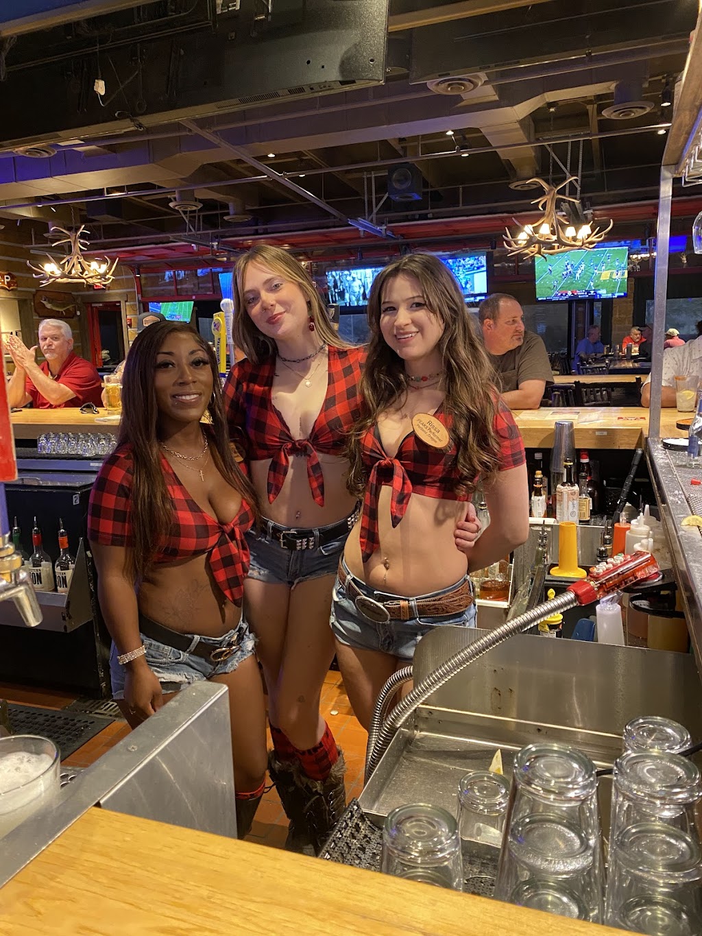 Twin Peaks, Lubbock, TX