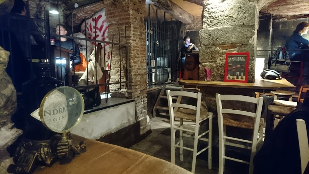 Ai troeggi (vino, birra e bruschette)