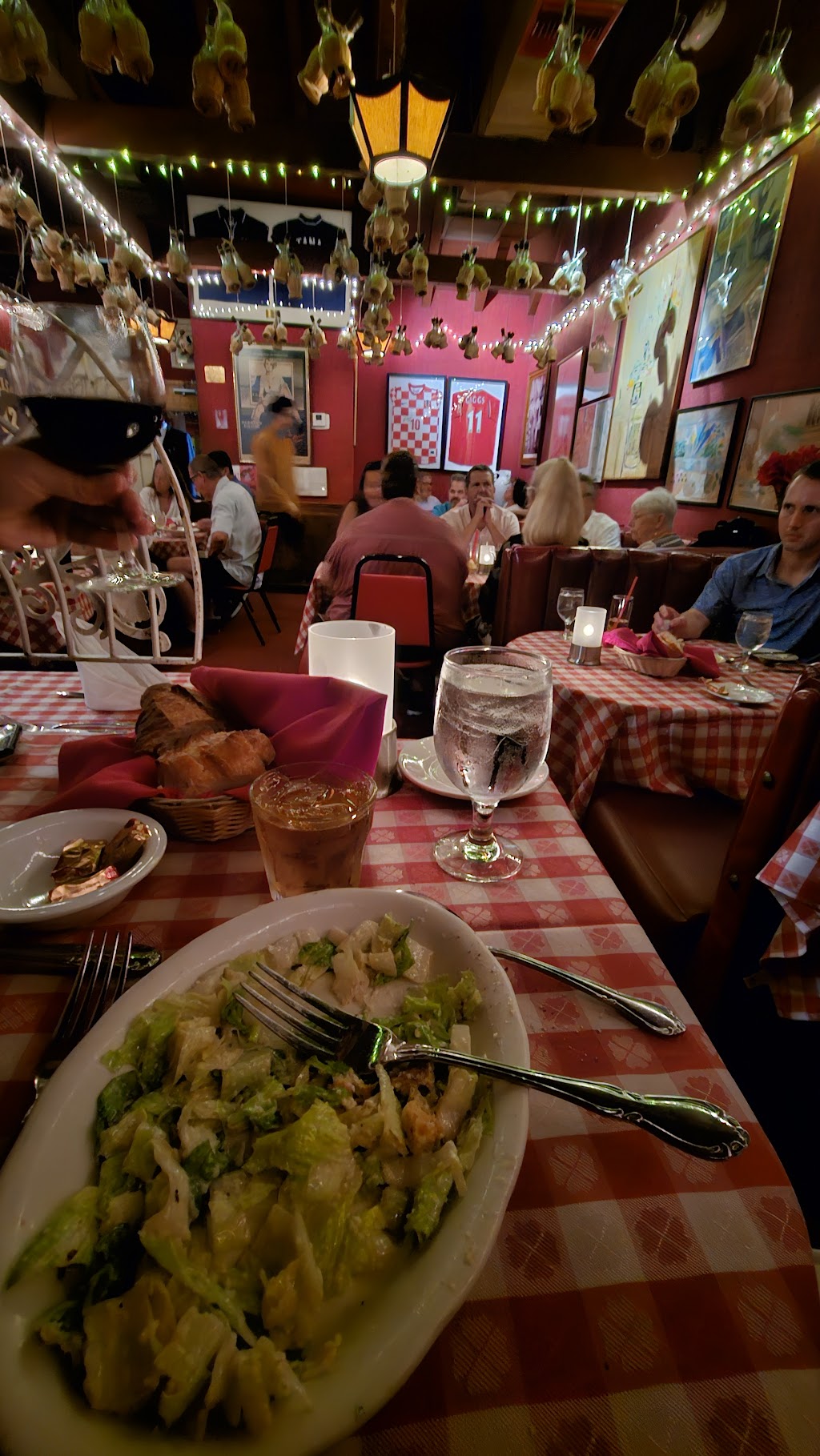 Dan Tana's Restaurant