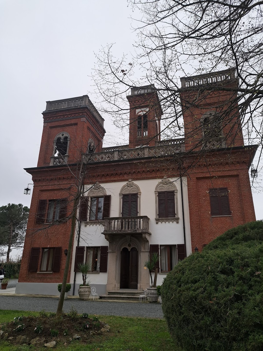 Villa Tiboldi, Canale