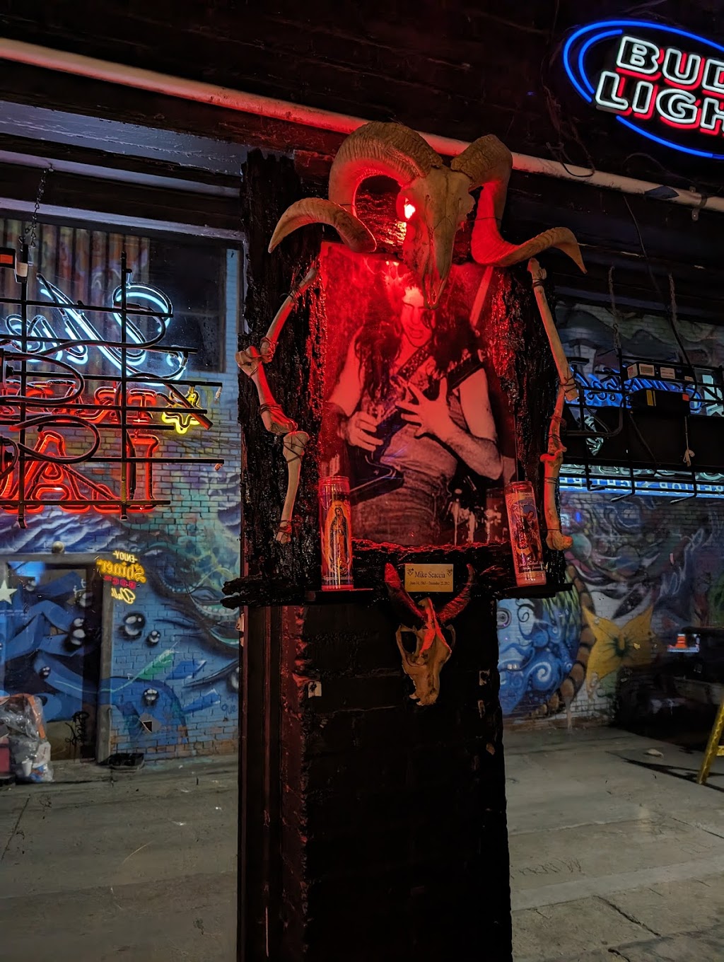 Reno's Bar & Grill