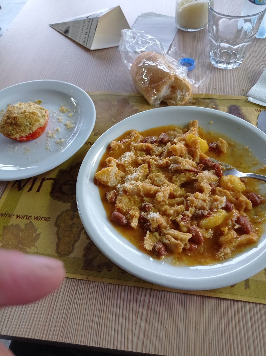 Fuori luogo, Trecate