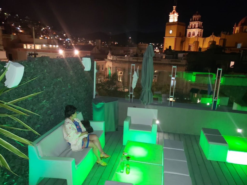 One Bar and Lounge