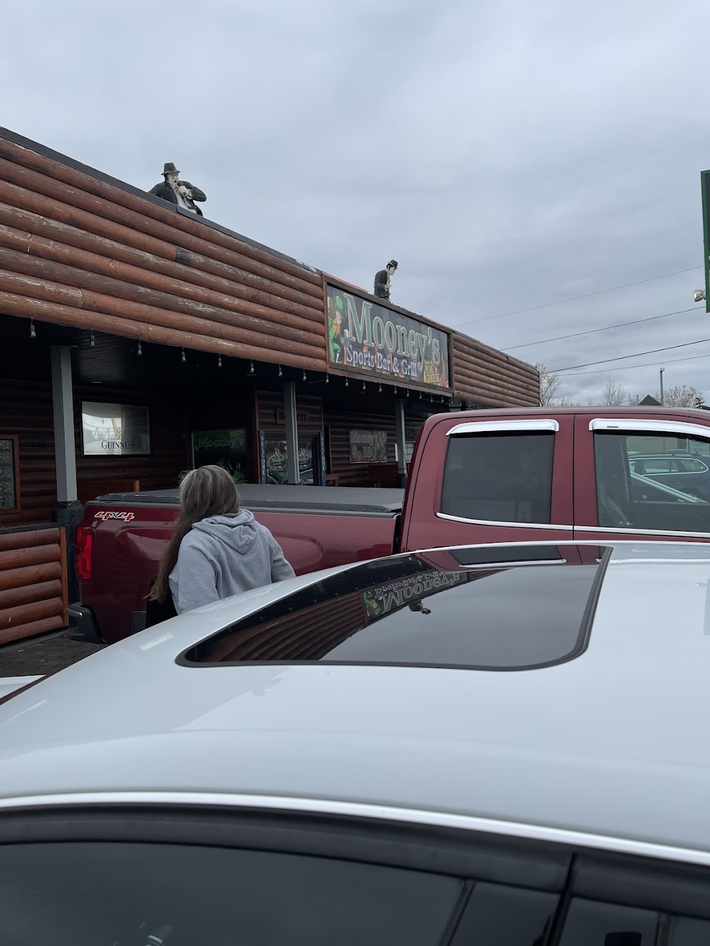 Mooney's Sports Bar & Grill, Tonawanda, NY