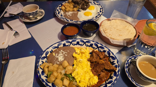 Mi Tierra Cafe & Bakery
