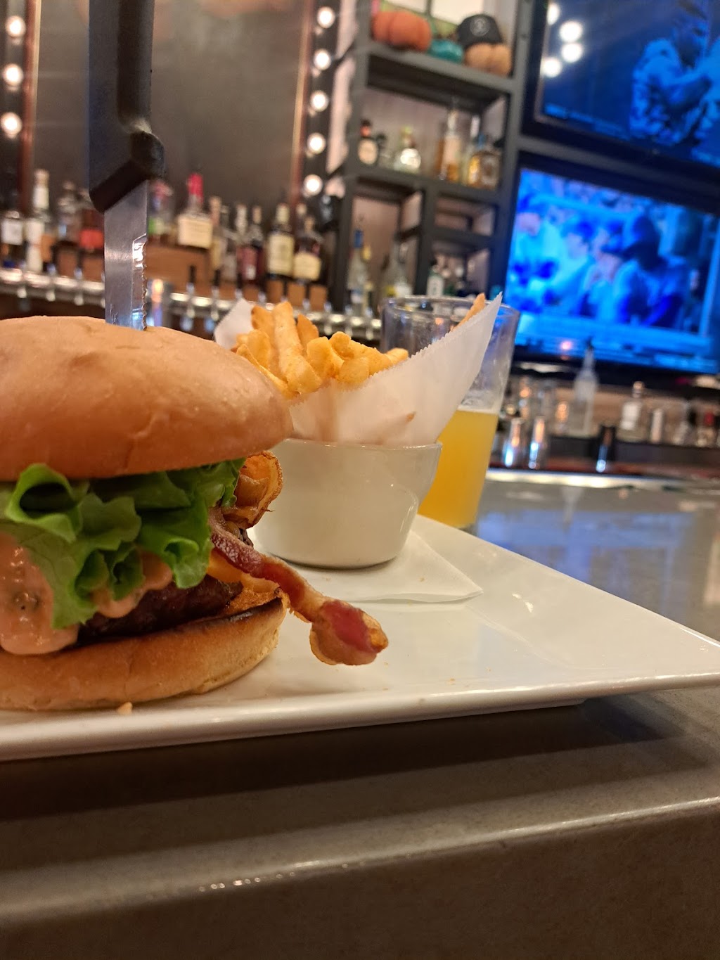 EJ's Pub