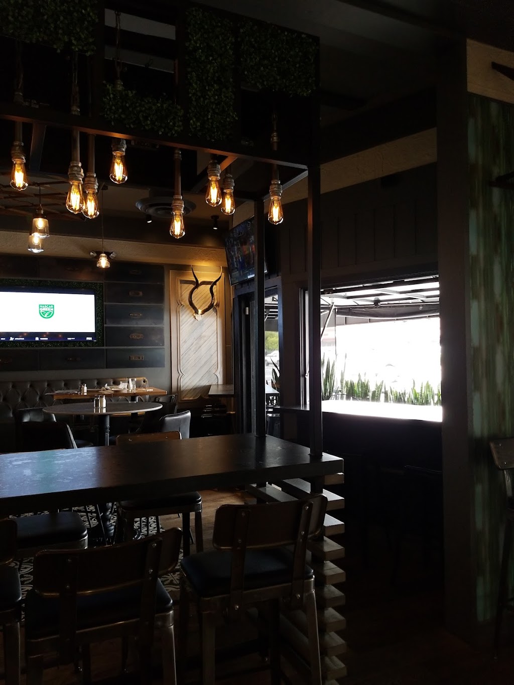 EJ's Pub