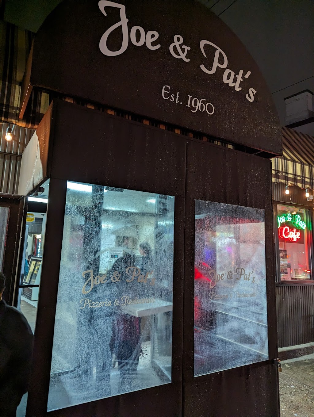 Joe & Pat's Pizzeria & Restaurant, Avenel, NY