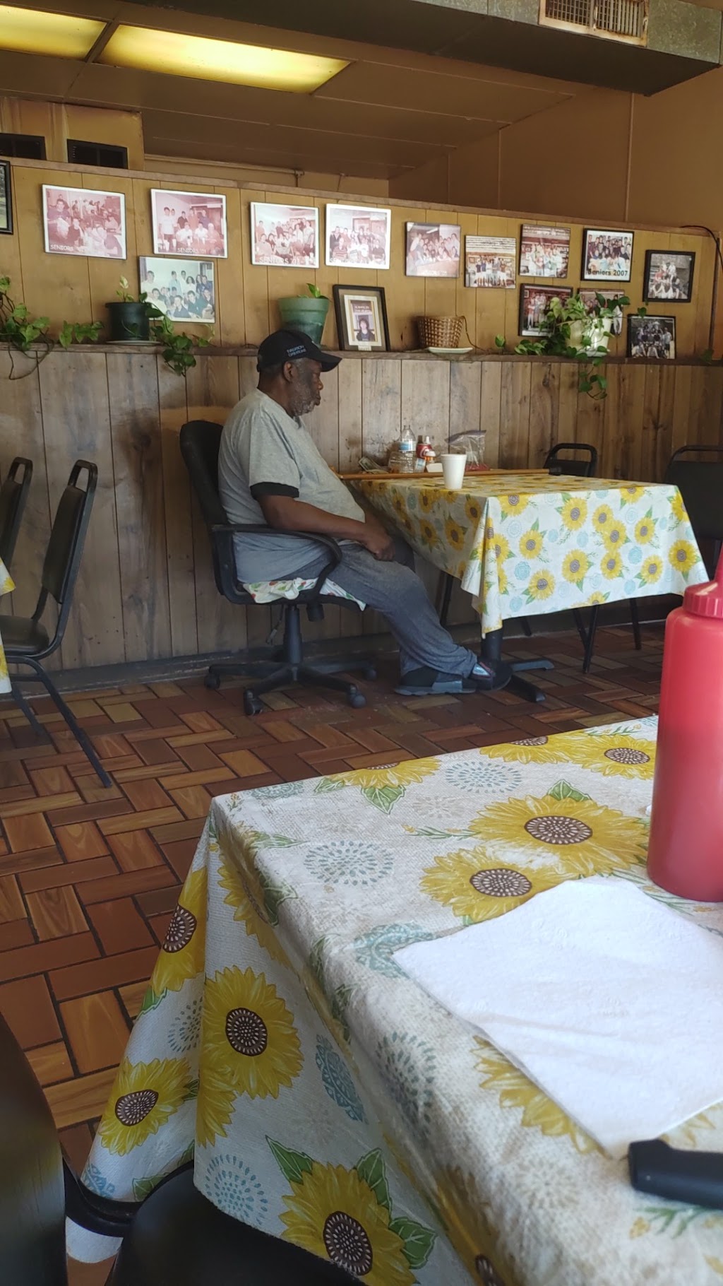 Wes' BBQ Burger Plus, Fayetteville, NY