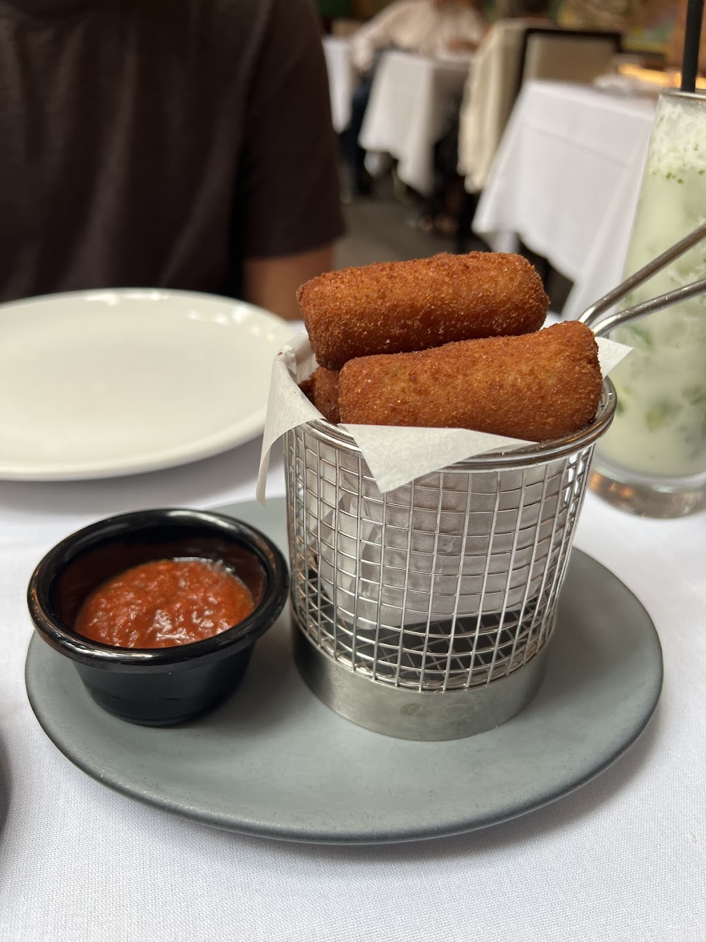 Victor’s Café