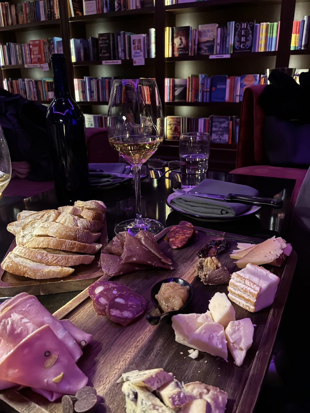 Bibliotheque Cafe & Winebar