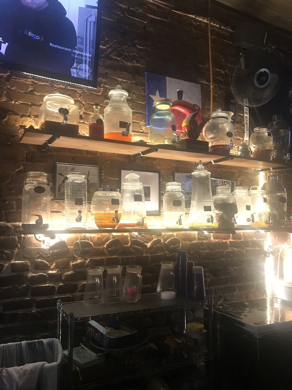 Dusty's Bar & Grill