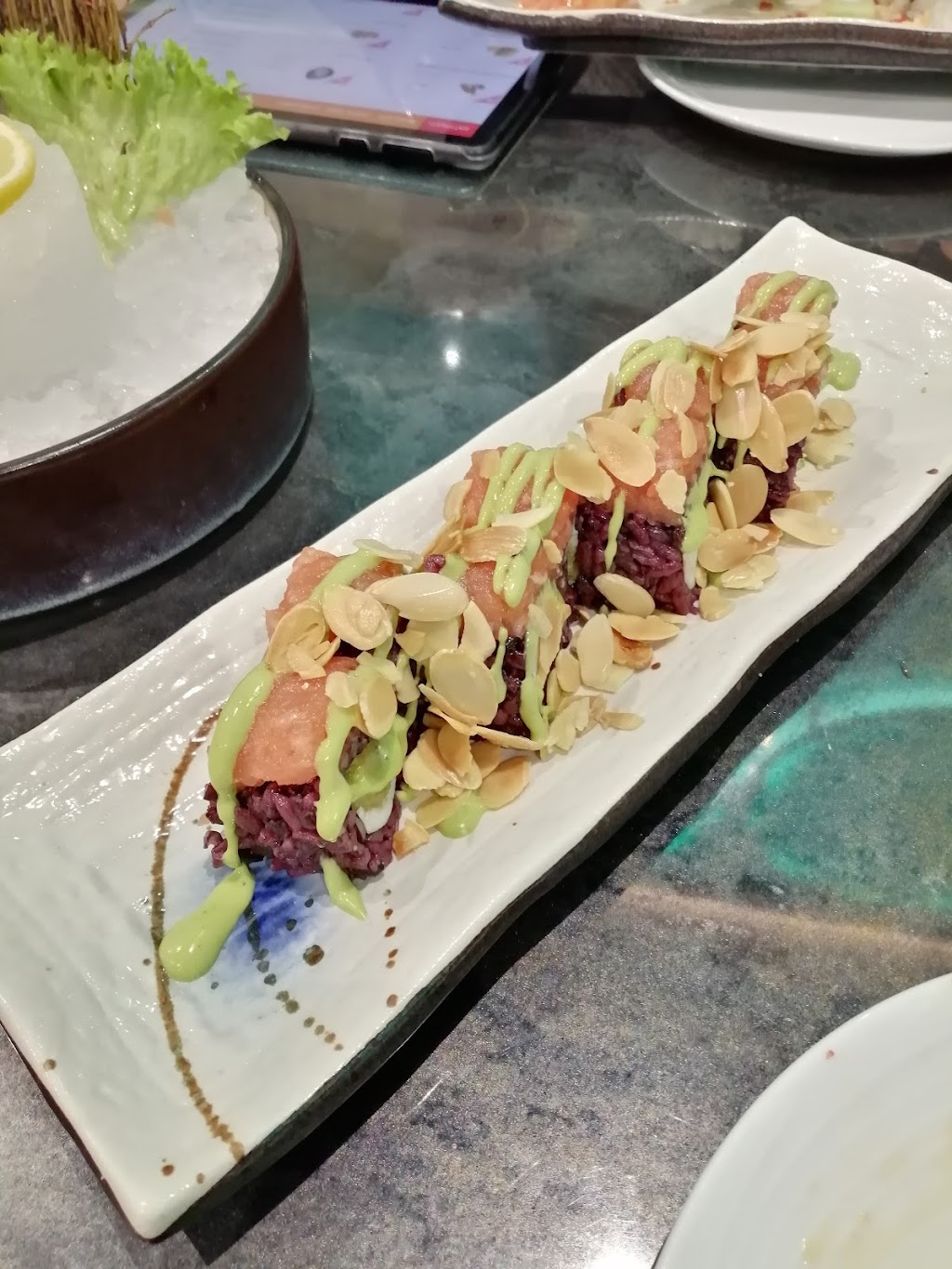 Xin Sushi, Bra