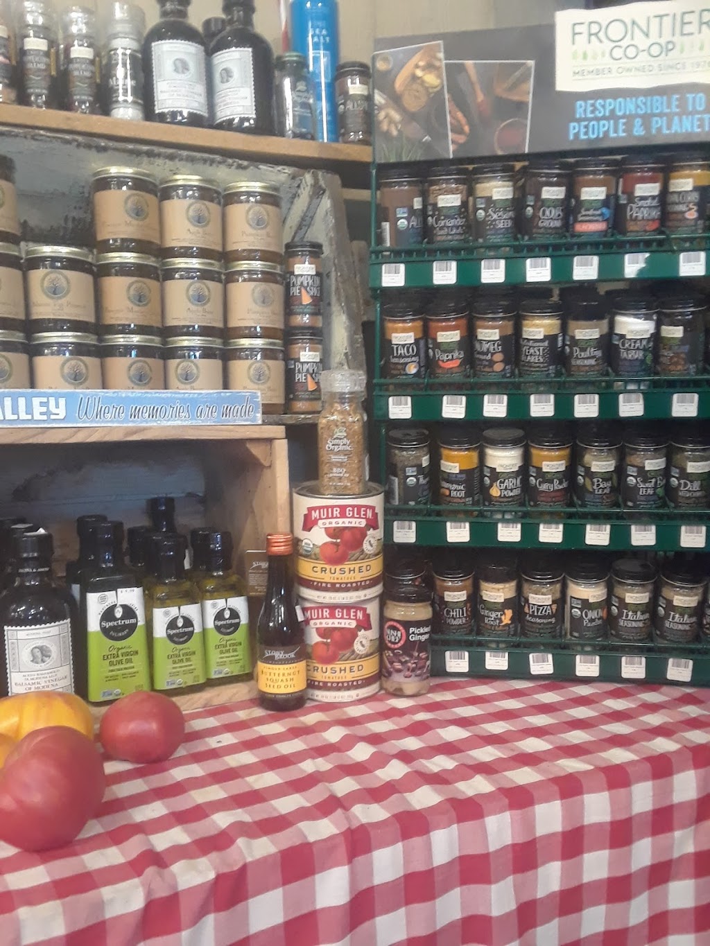 Trails End Taphouse @ Greenwood Lake Garden and Farm Market, Greenwood Lake, NY