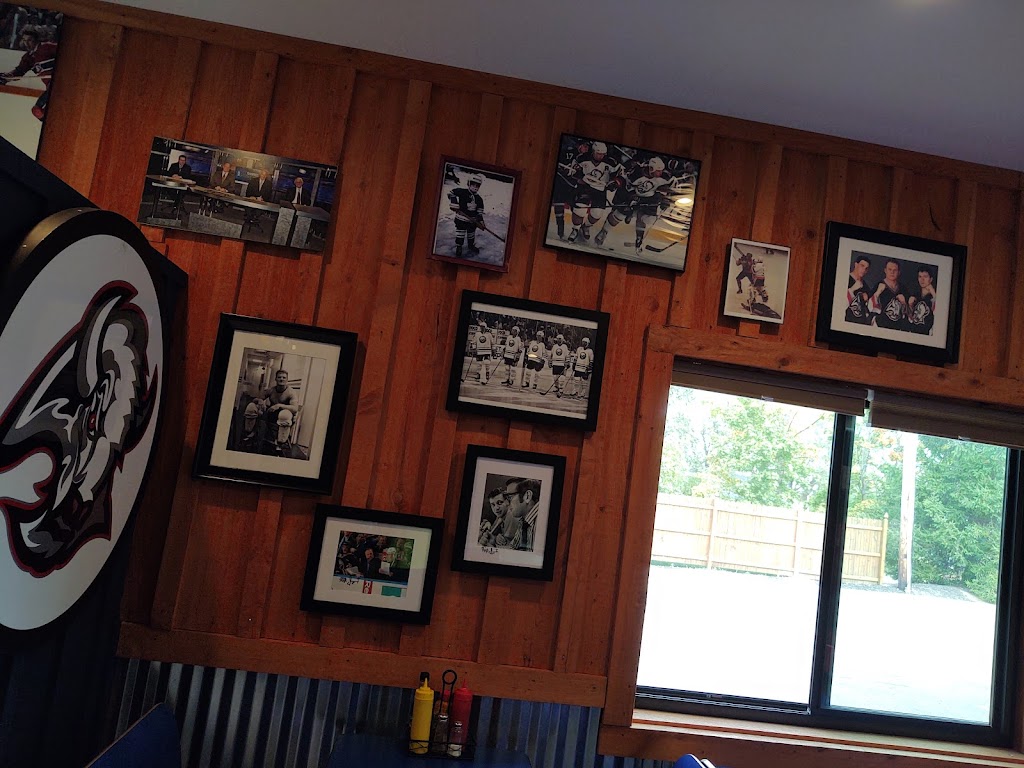Rayzor's Dawg House