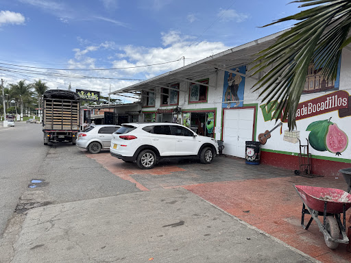 Helados & Caffe