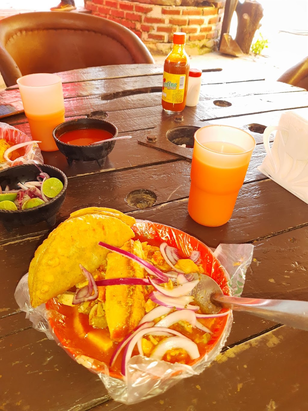 Carnitas y tortas ahogadas Chuky
