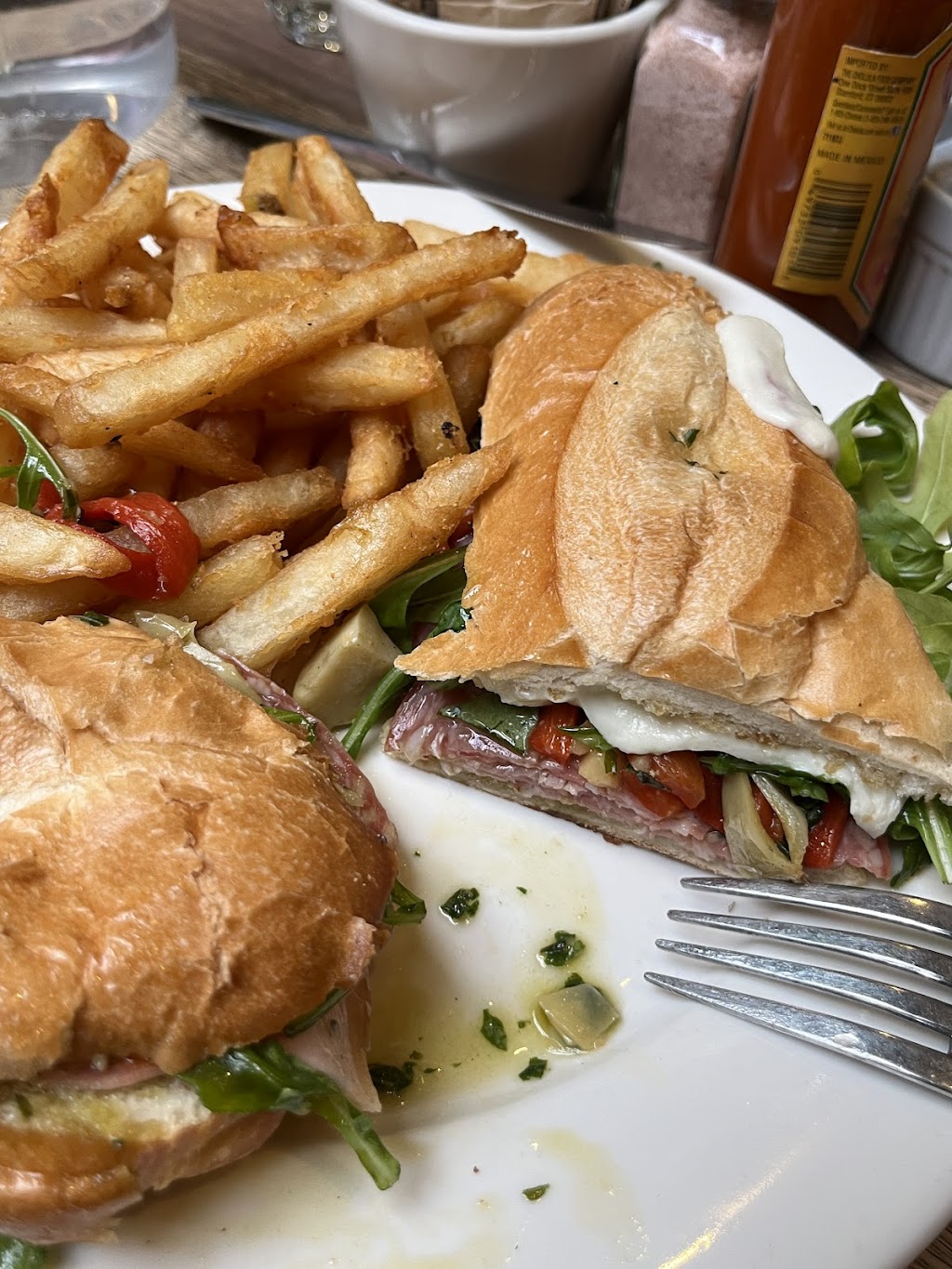Le Petit Café