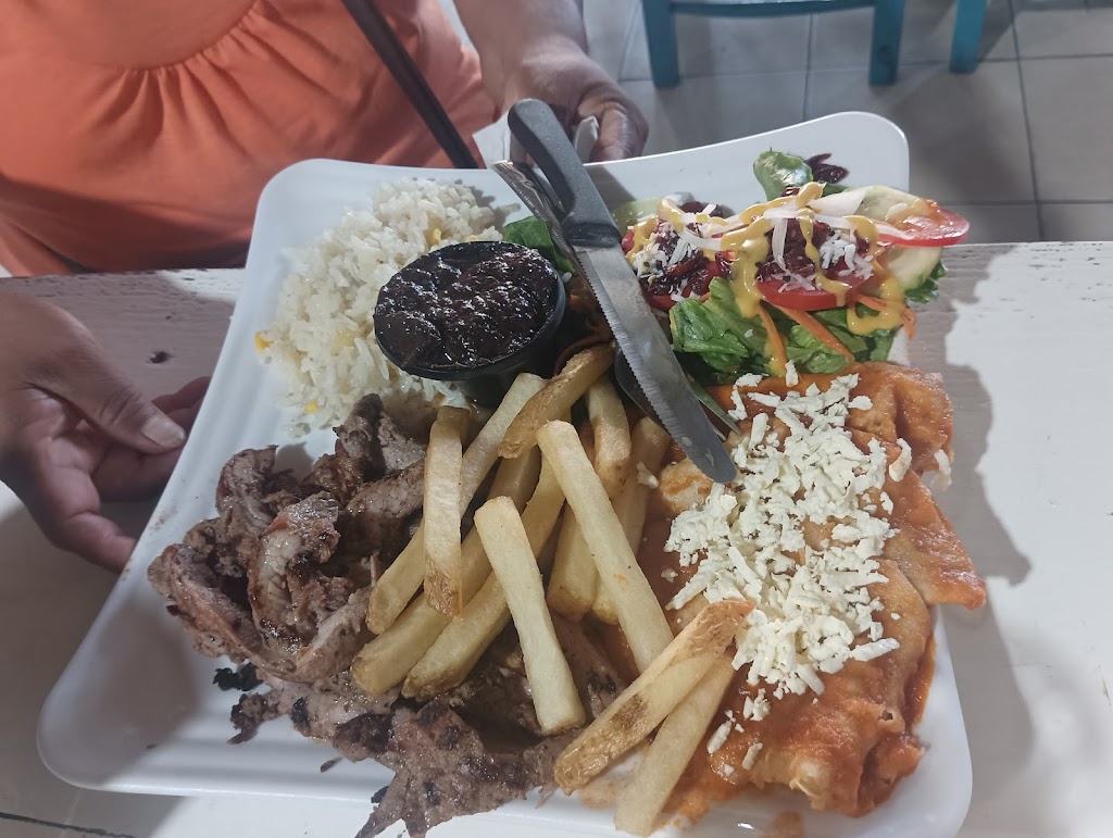 El Carboncito, Casitas