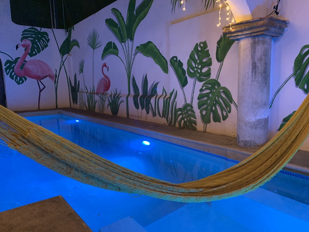 Cheer Swim-Up Bar