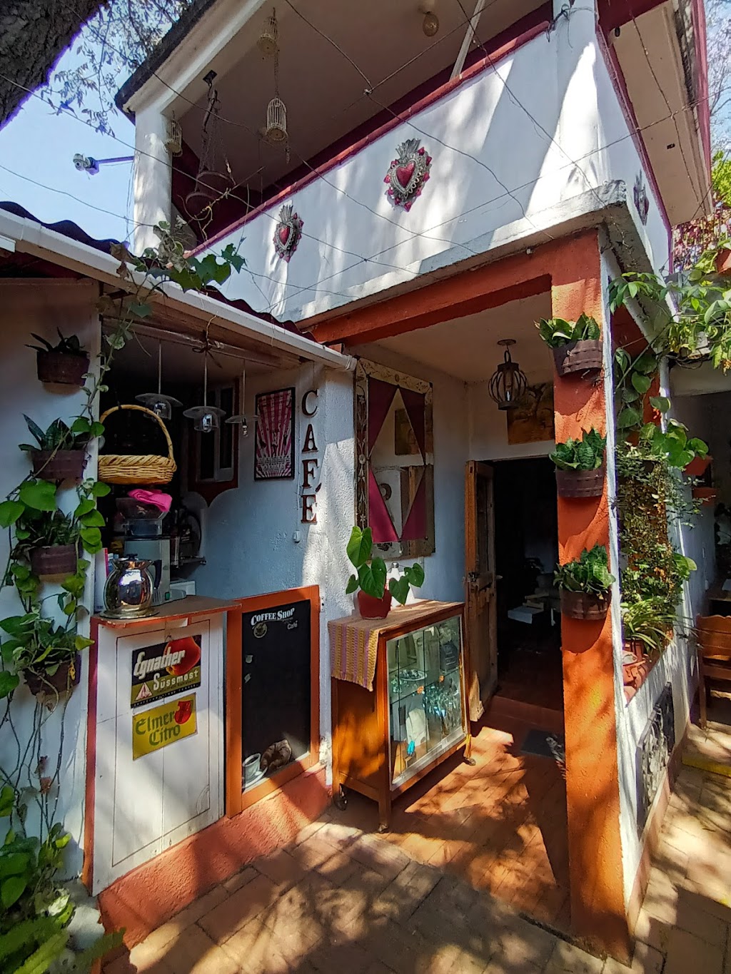 Antique Café