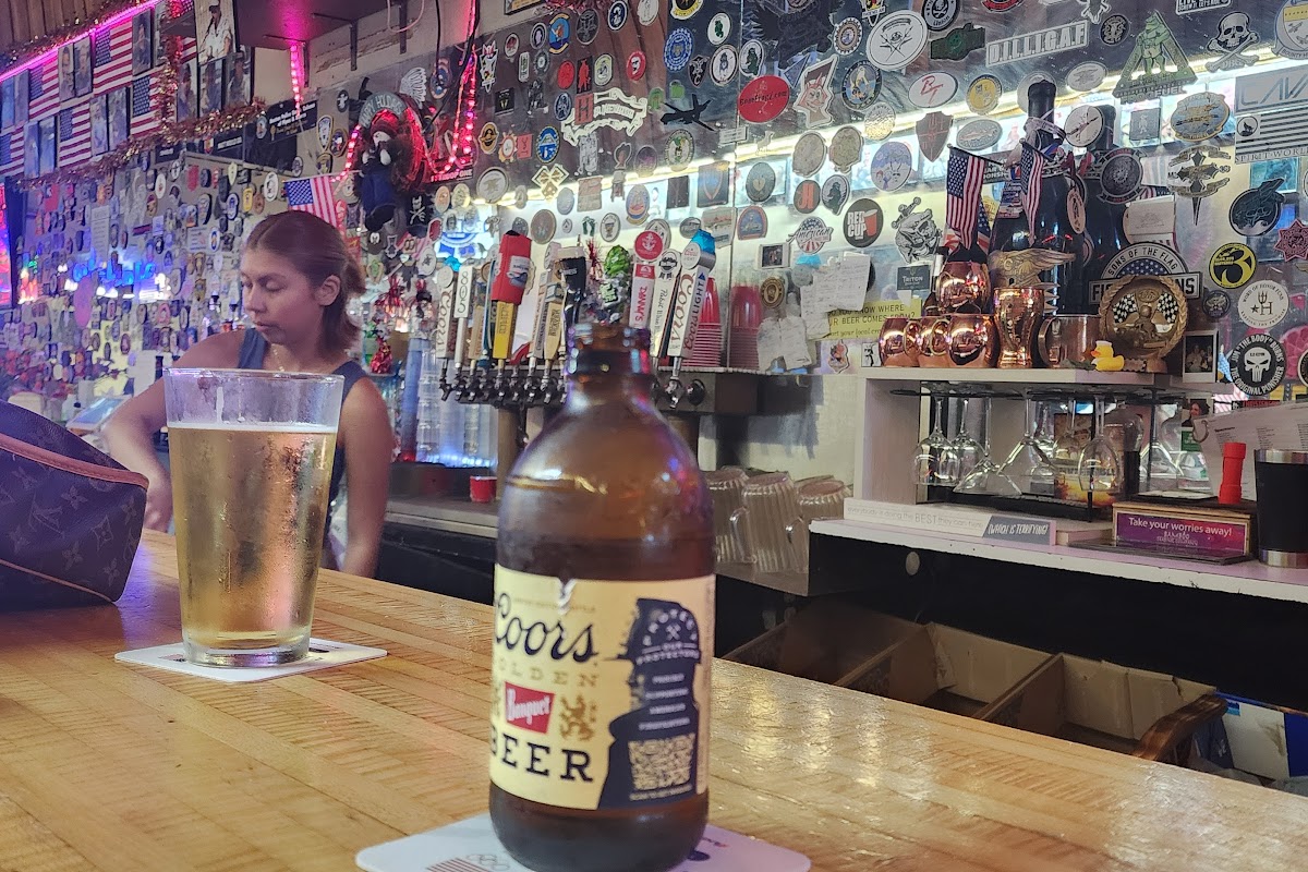 Dannys Palm Bar and Grill