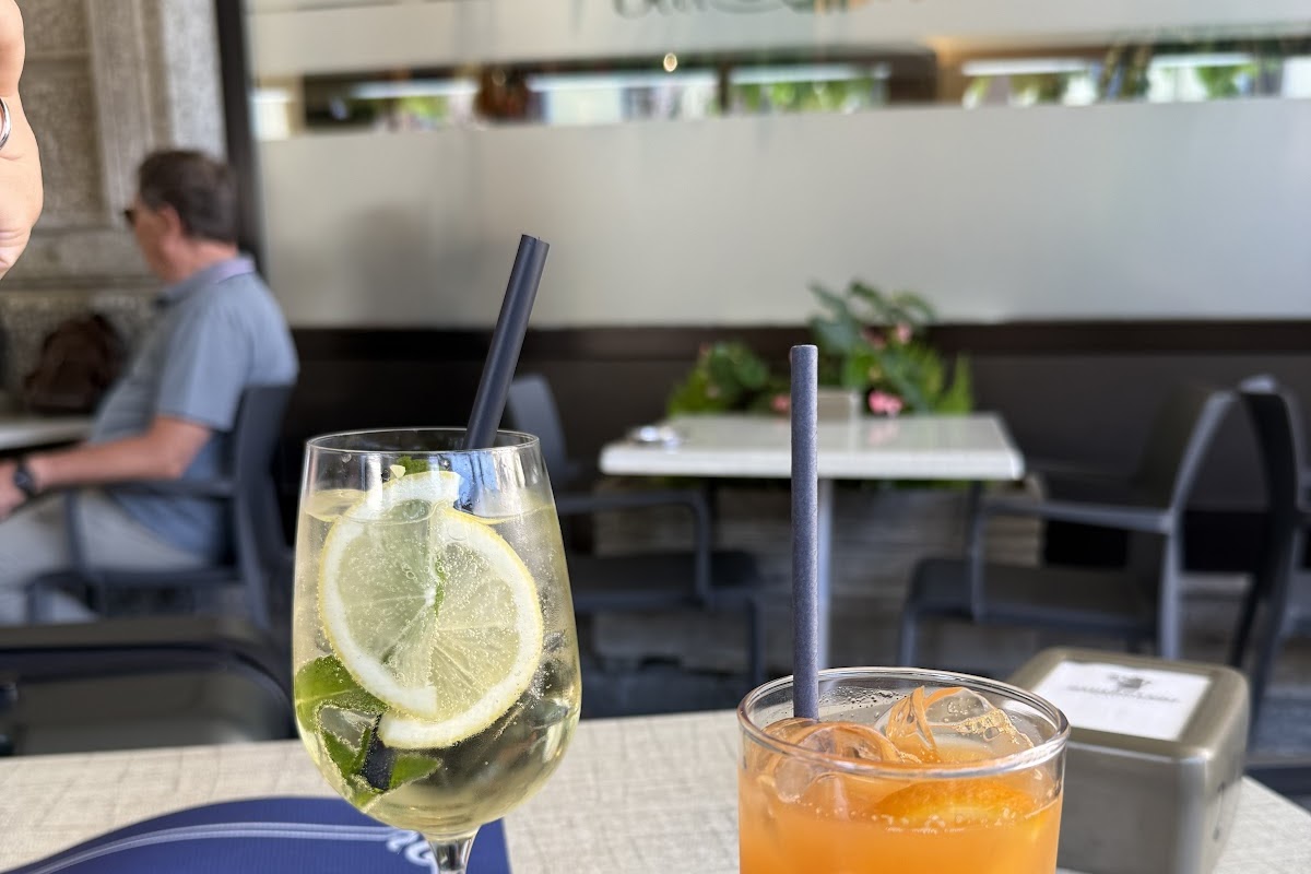 Bar Moderno
